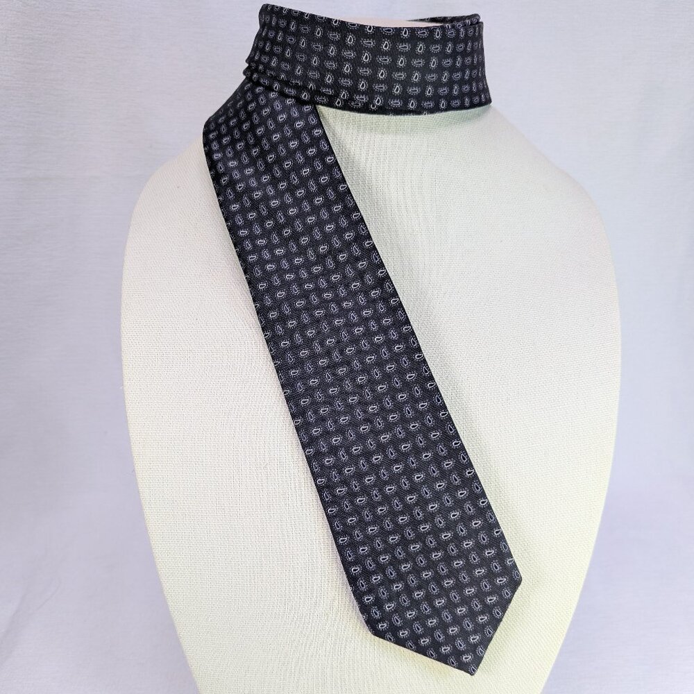 English Laundry Men's Tie 100% Silk Black with White Paisley Foulard 3x59 1/2"